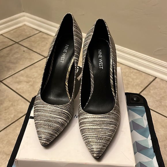 Practically new! Nine West sexy heels! Worn 1x for maybe 2 hrs! - Picture 2 of 4